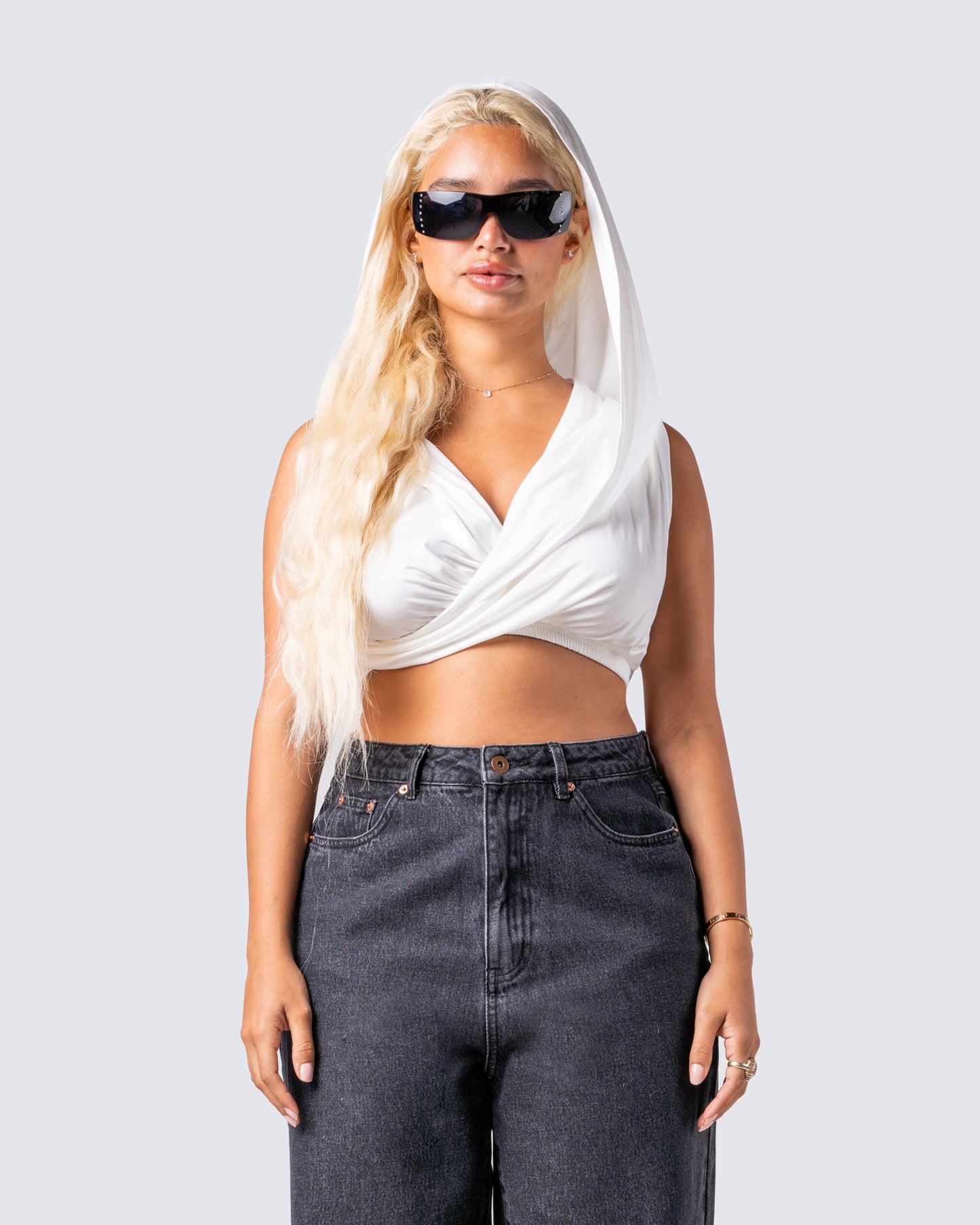 Acacias White Jersey Hood Top model front