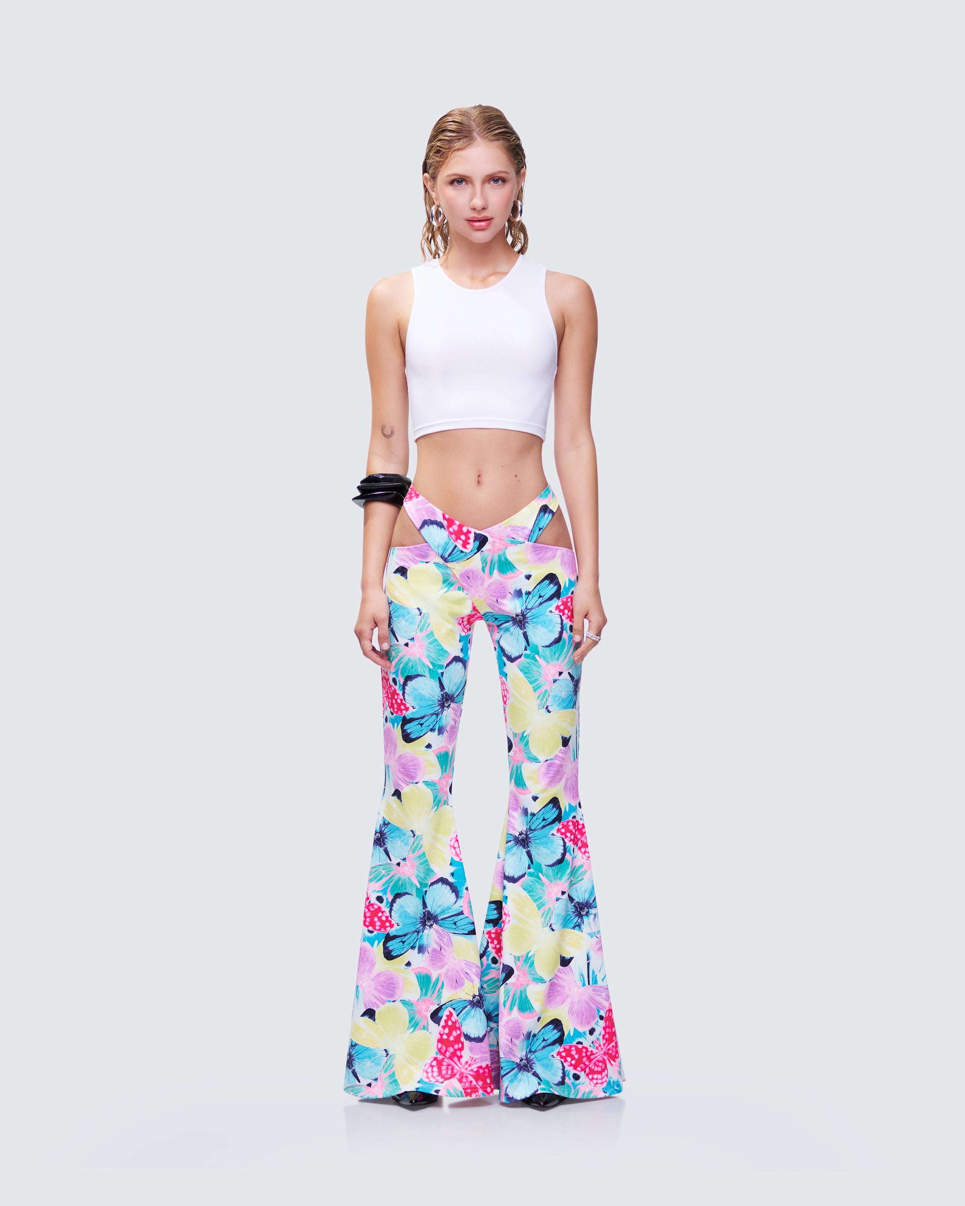 Kandi Flared Set model front