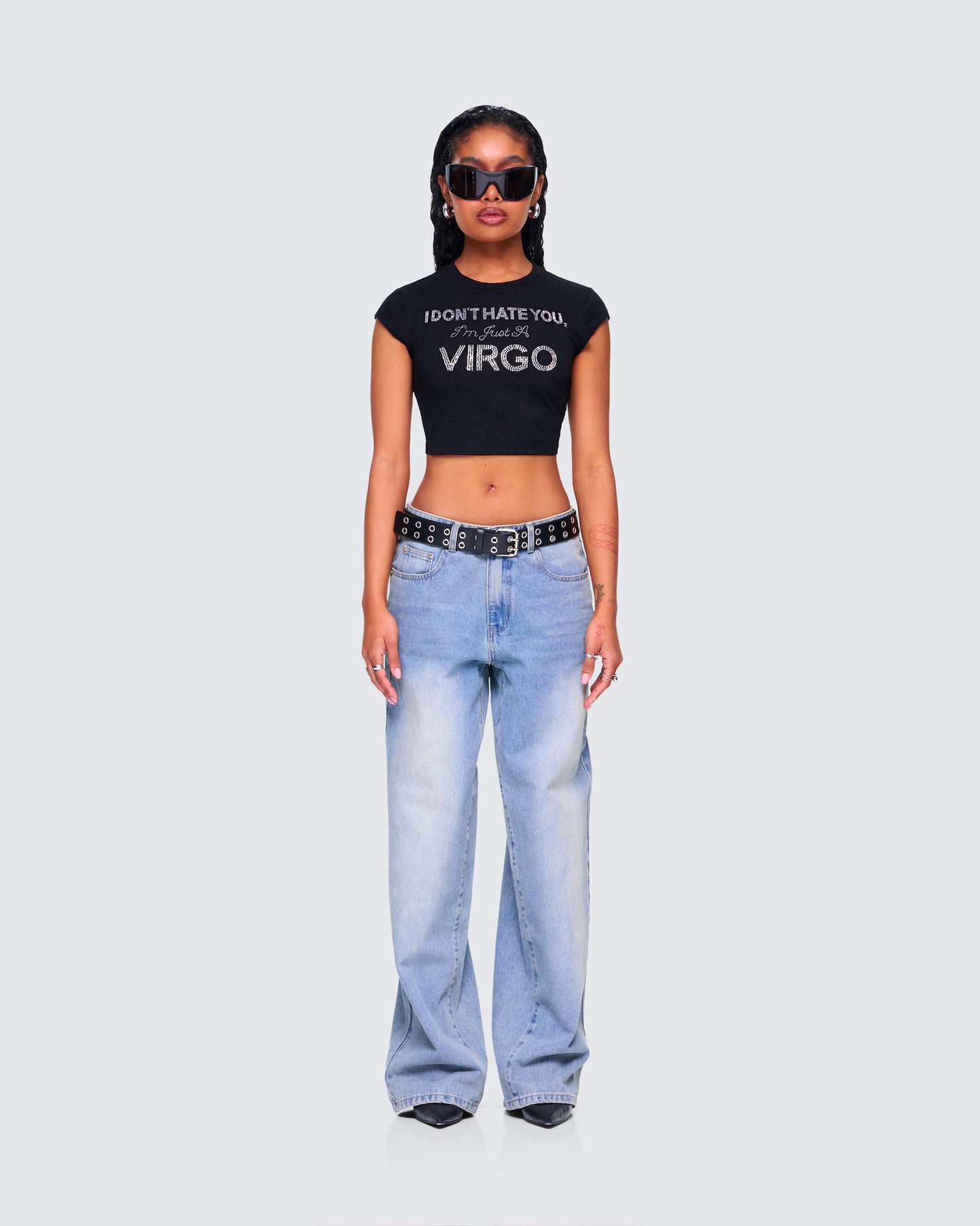 Macie Virgo Set model front