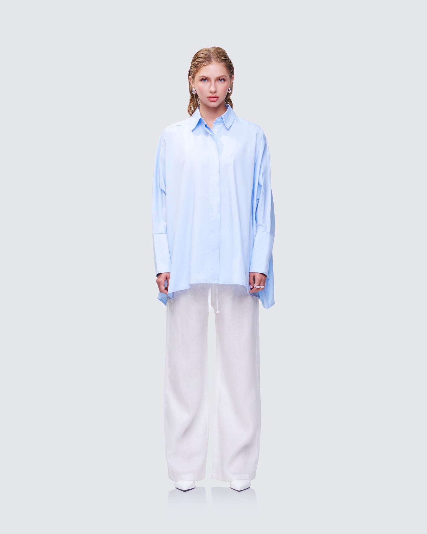 Hesper Linen Set model front