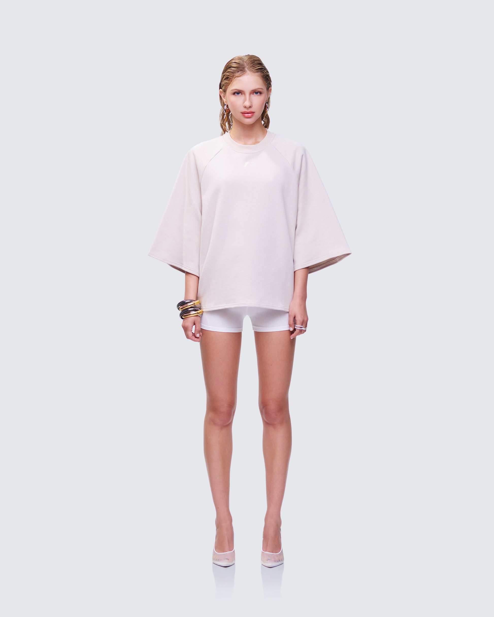Mabelle Oversized Set model front