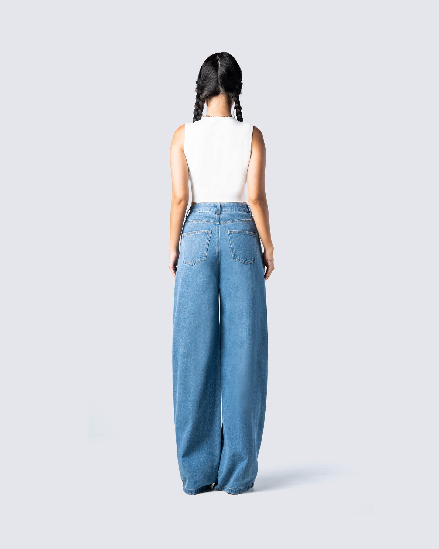 Nicolette Notable Set