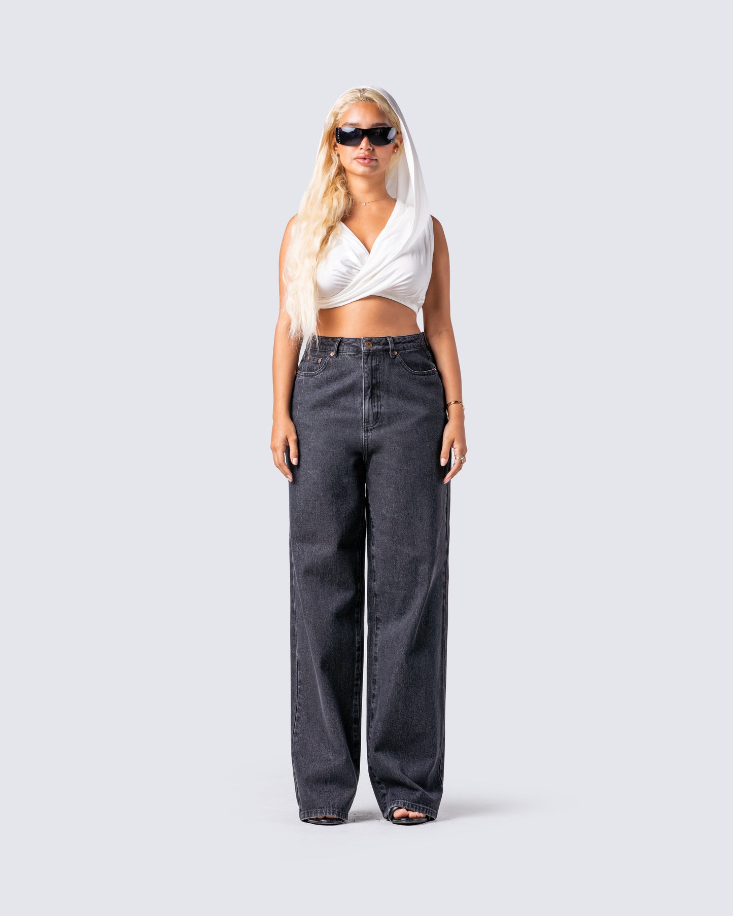 Acacias Allure Set model front