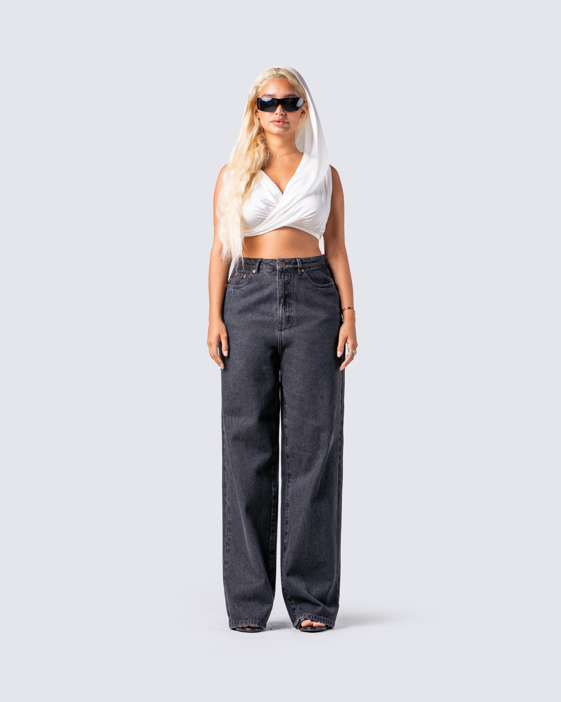 Acacias Allure Set model front