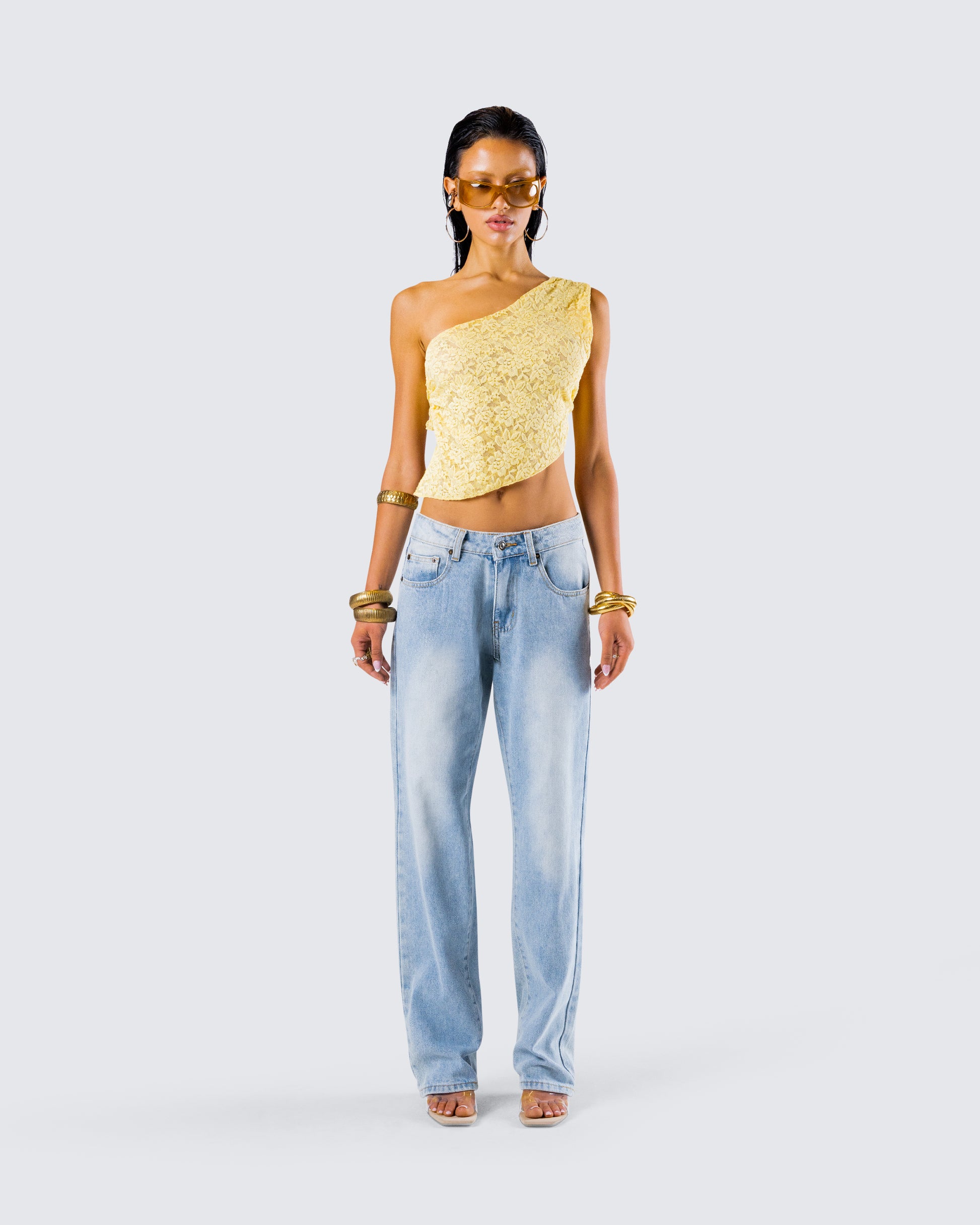 Achara Lace Set model front