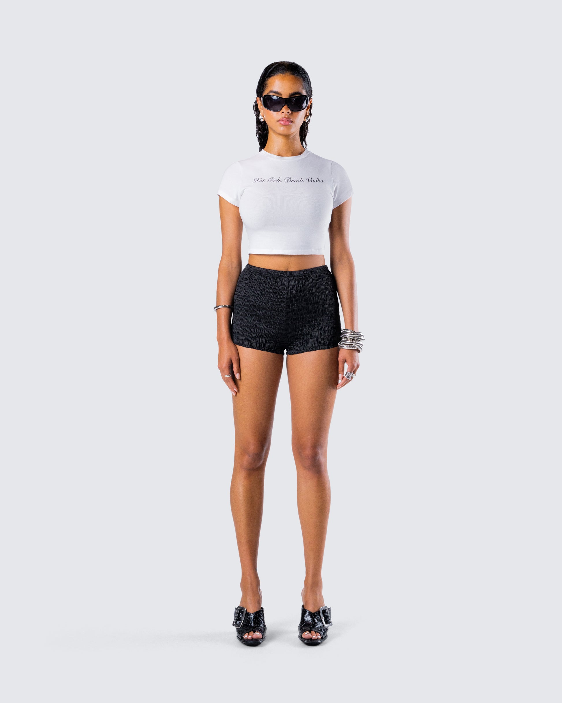 Anela Shorts Set model front