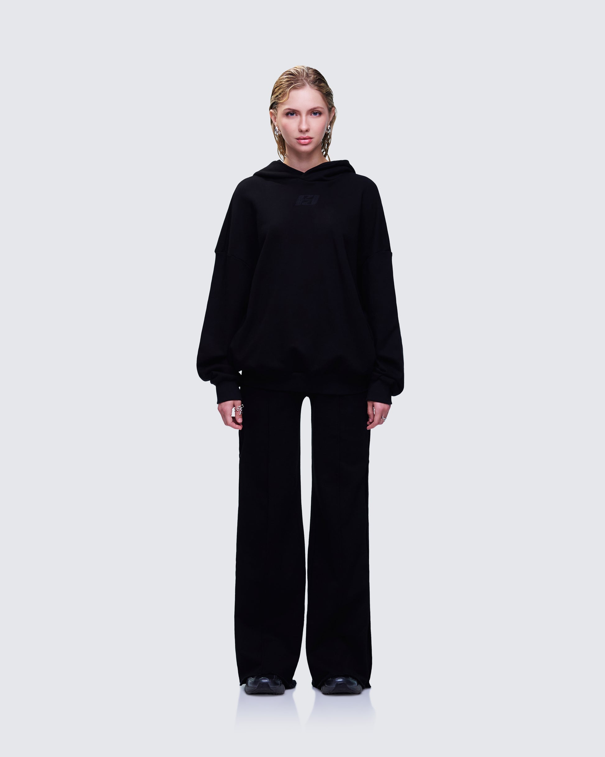 Azariah Sweater Set model front