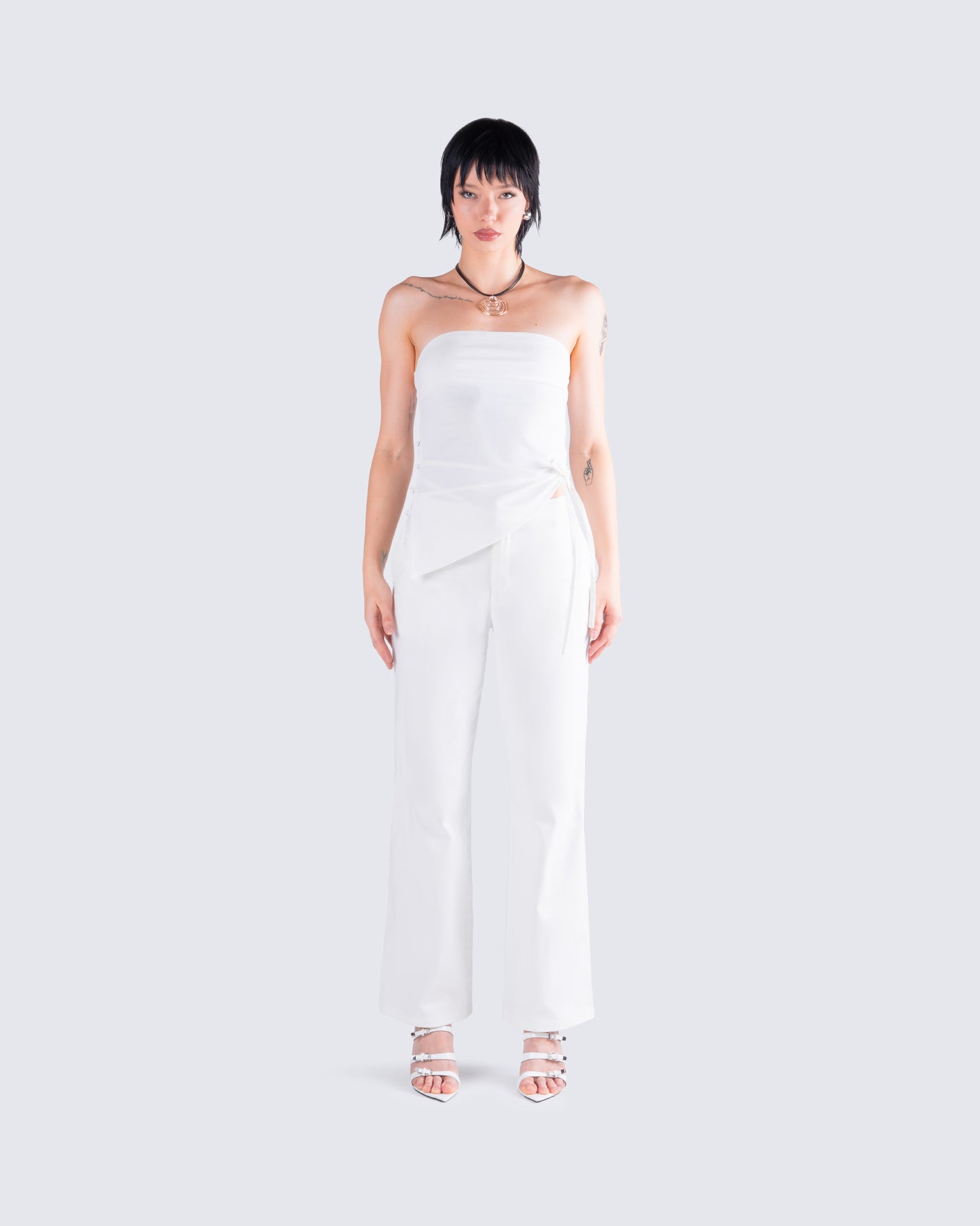 Bessie Blanco Set model front