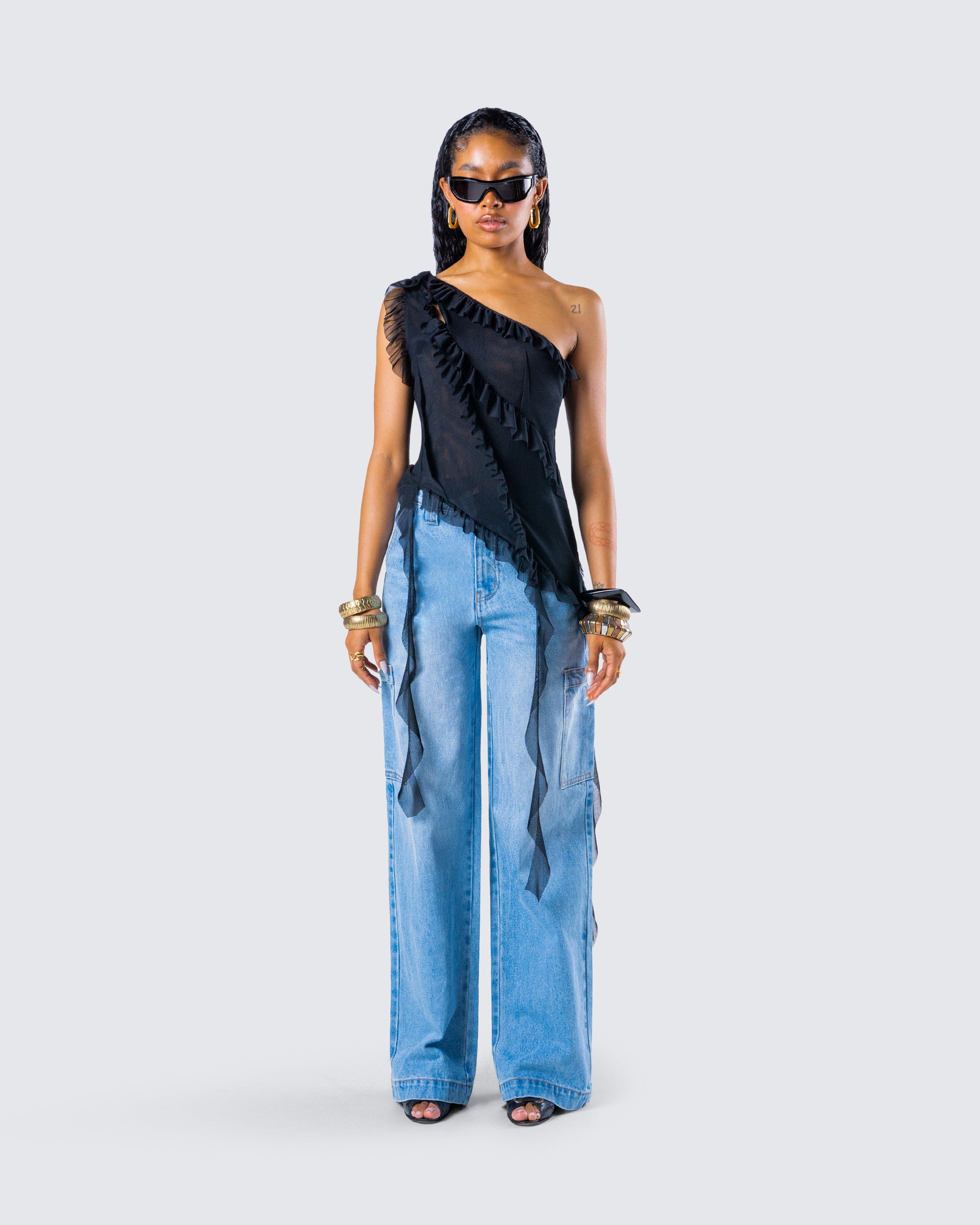 Blossom Ruffle Set model front
