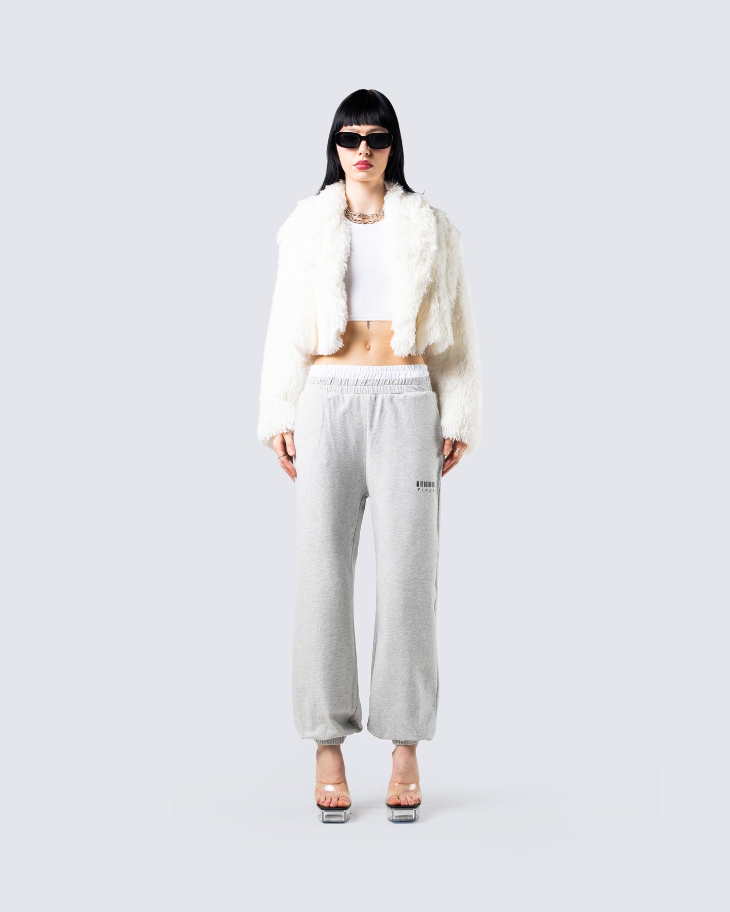 Estella Low-Key Set model front