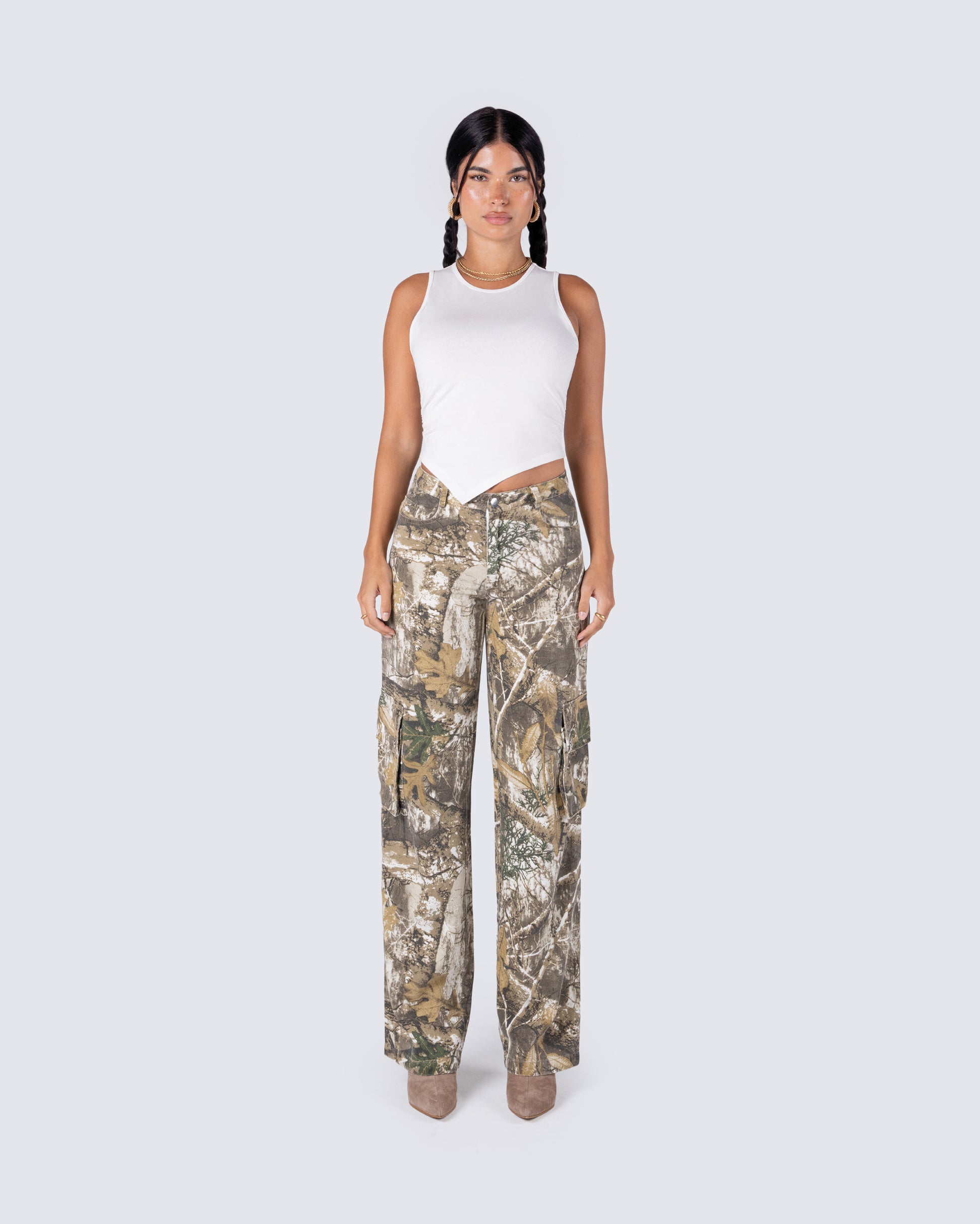 Ema Camo Set model front