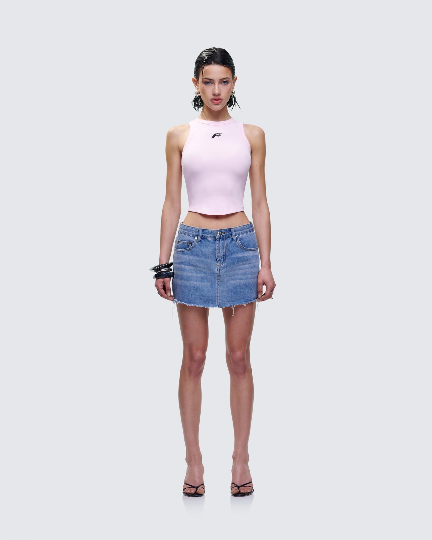 Enid Mini Set model front