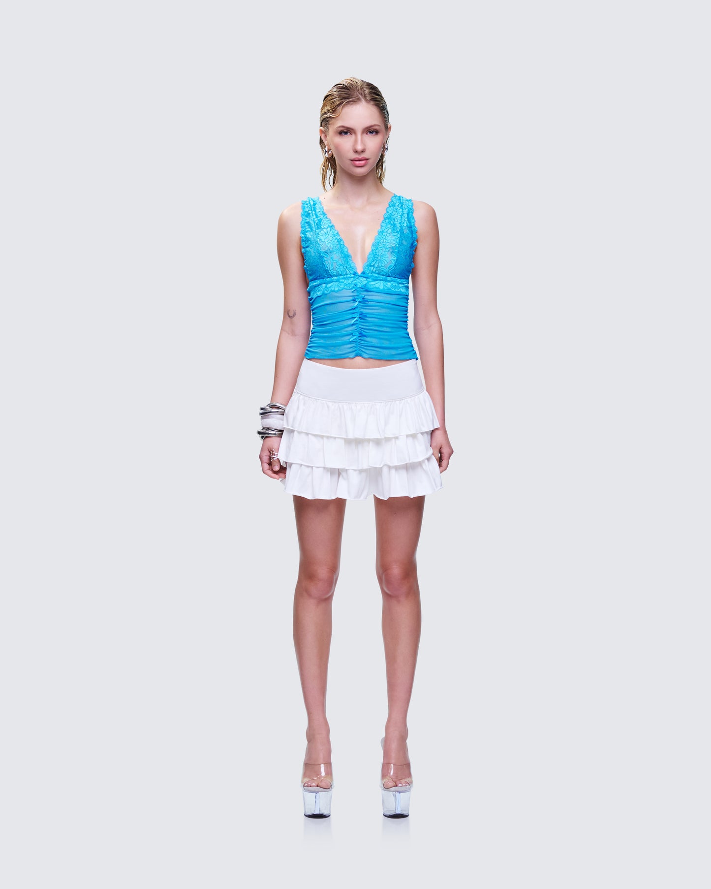 Fable Floral Set model front 