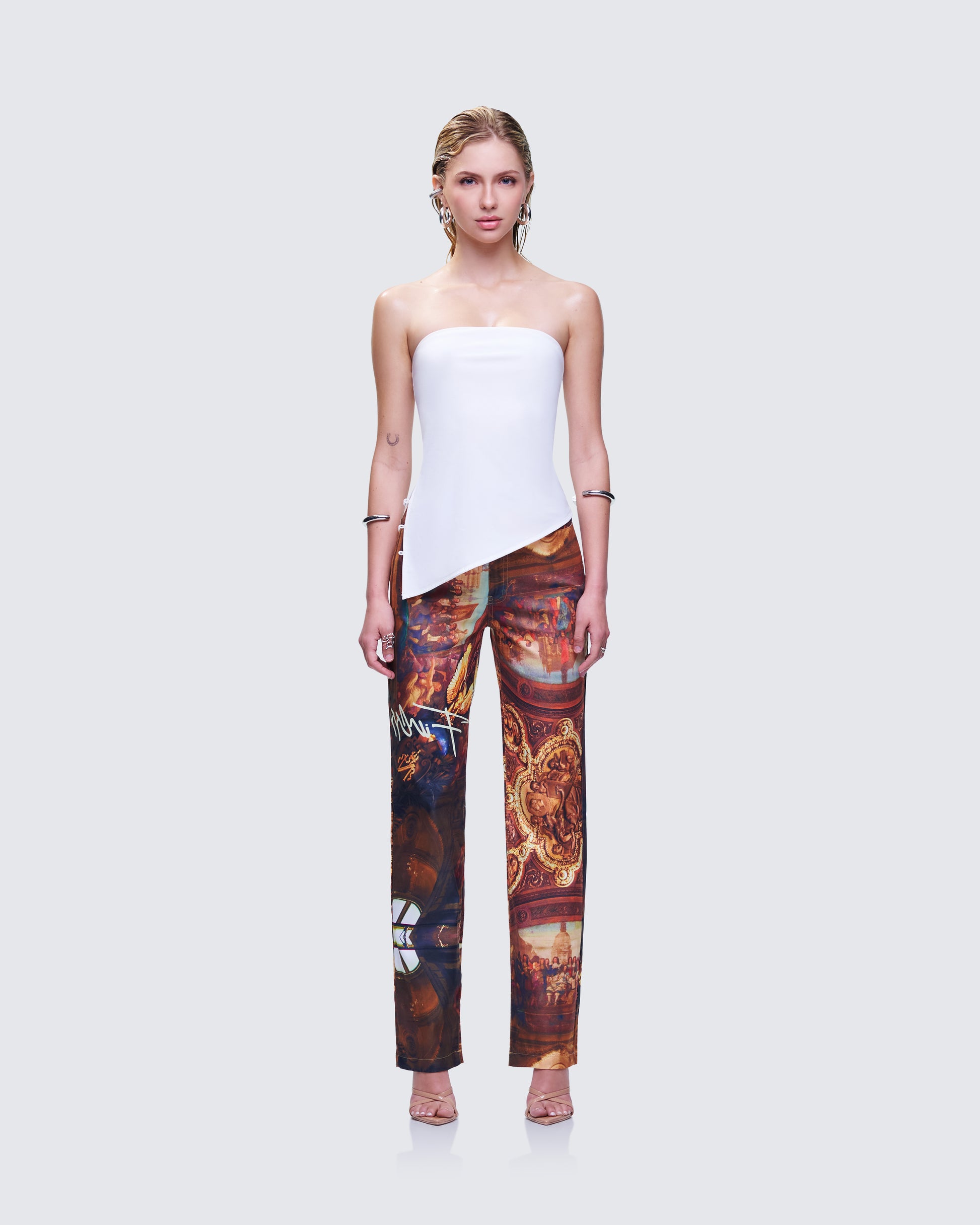 Fredi Asymmetrical Set model front