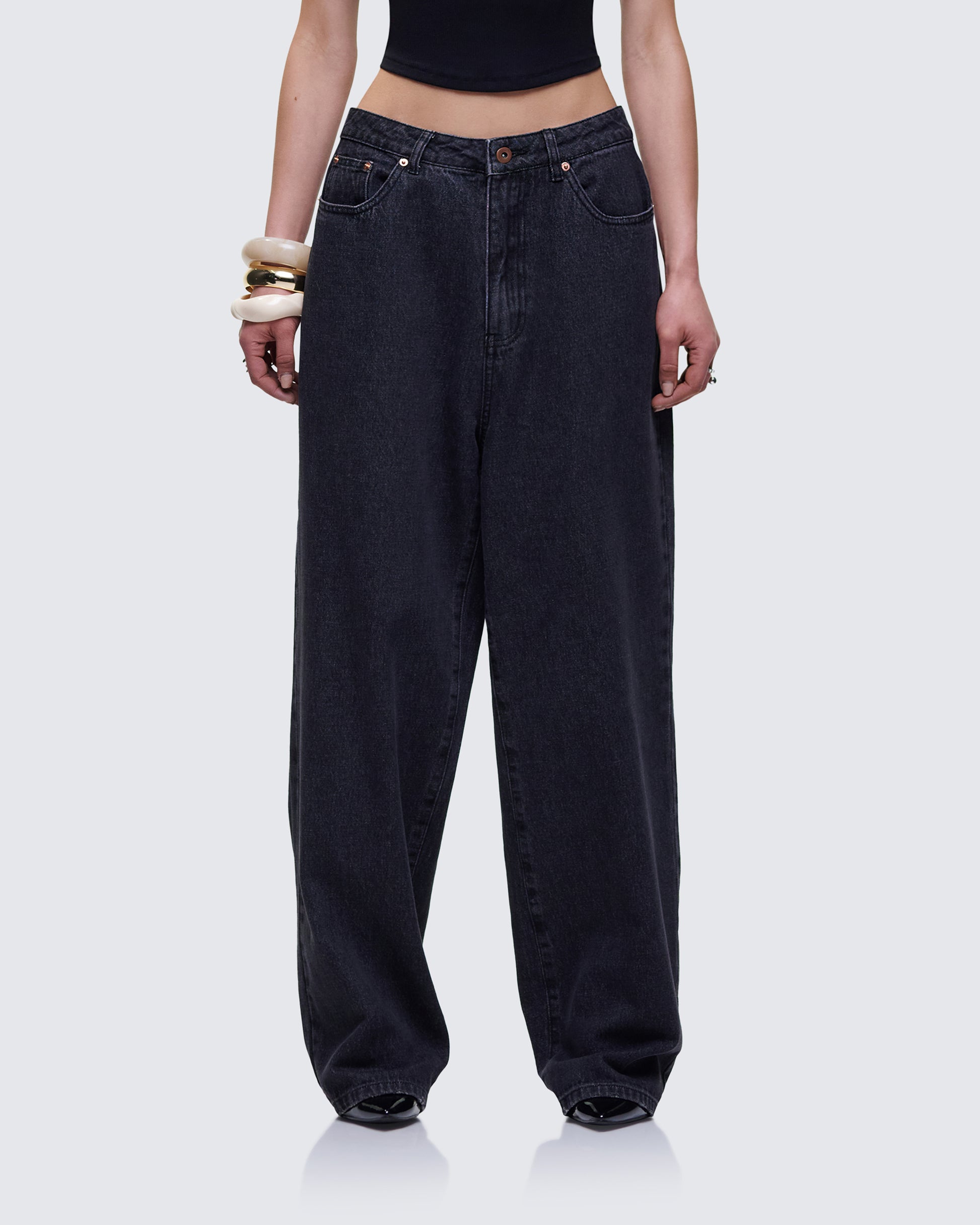 Kai Black Washed Balloon Pant model front
