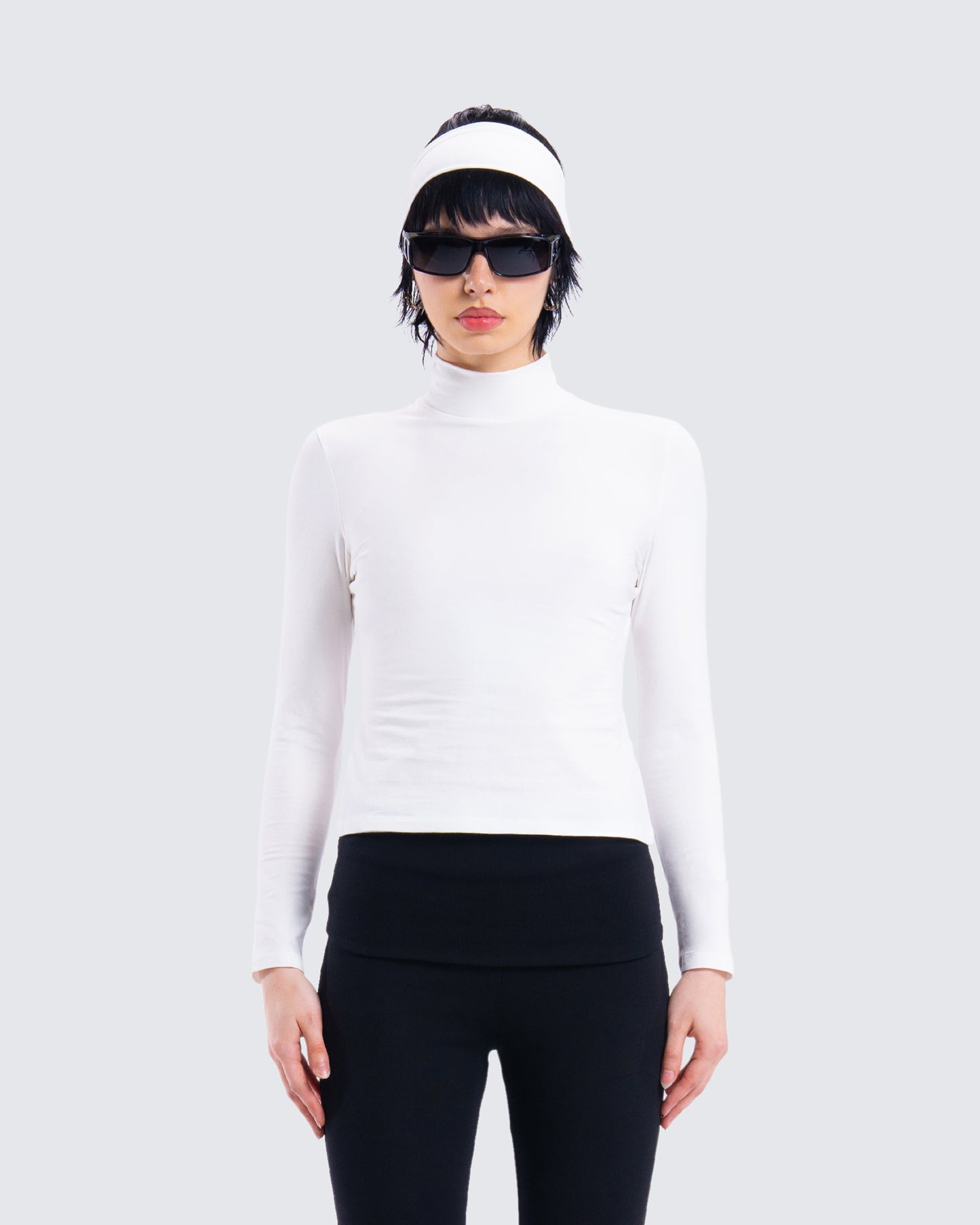 Kemi White Jersey Top And Headband model front