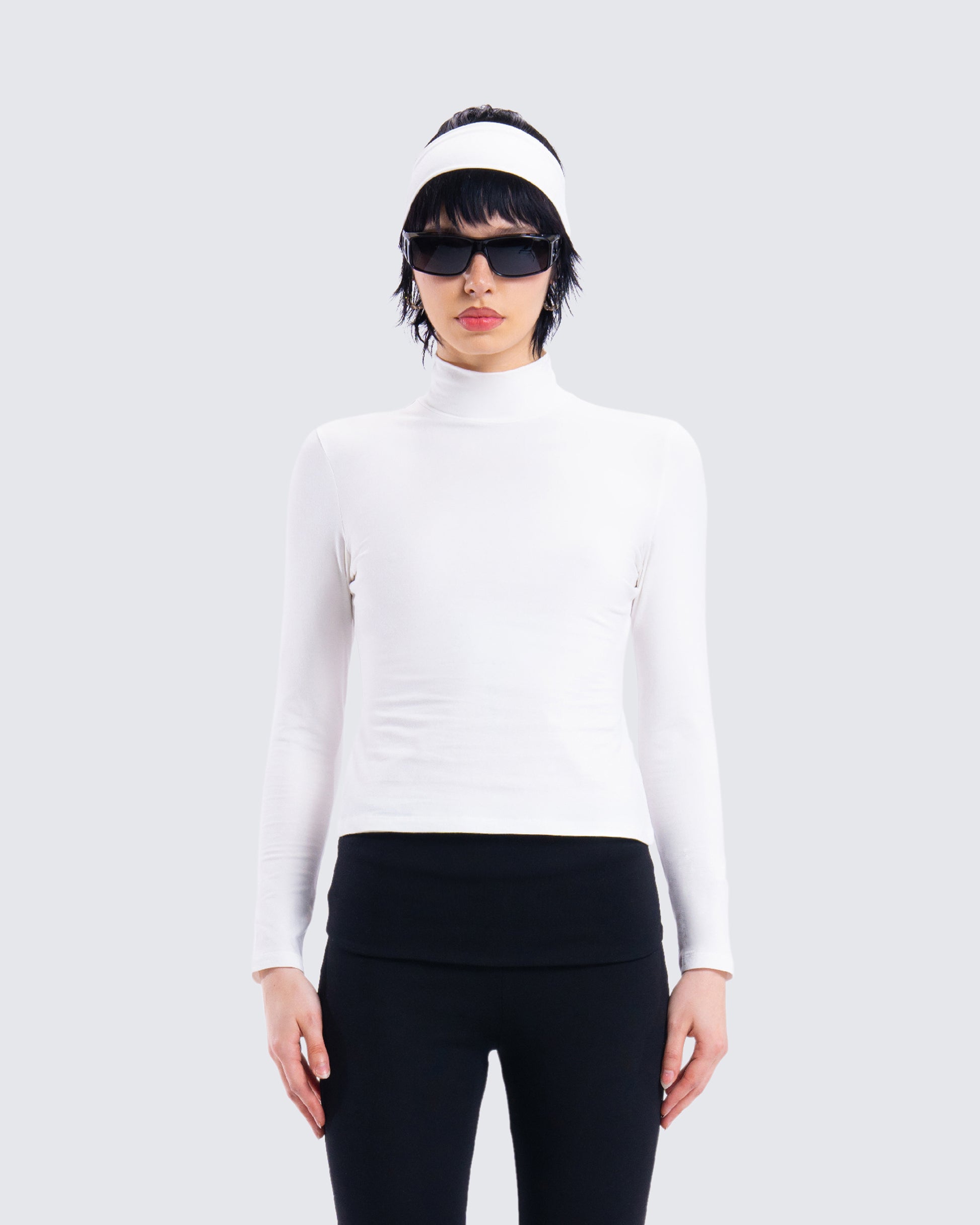 Kemi White Jersey Top And Headband model front