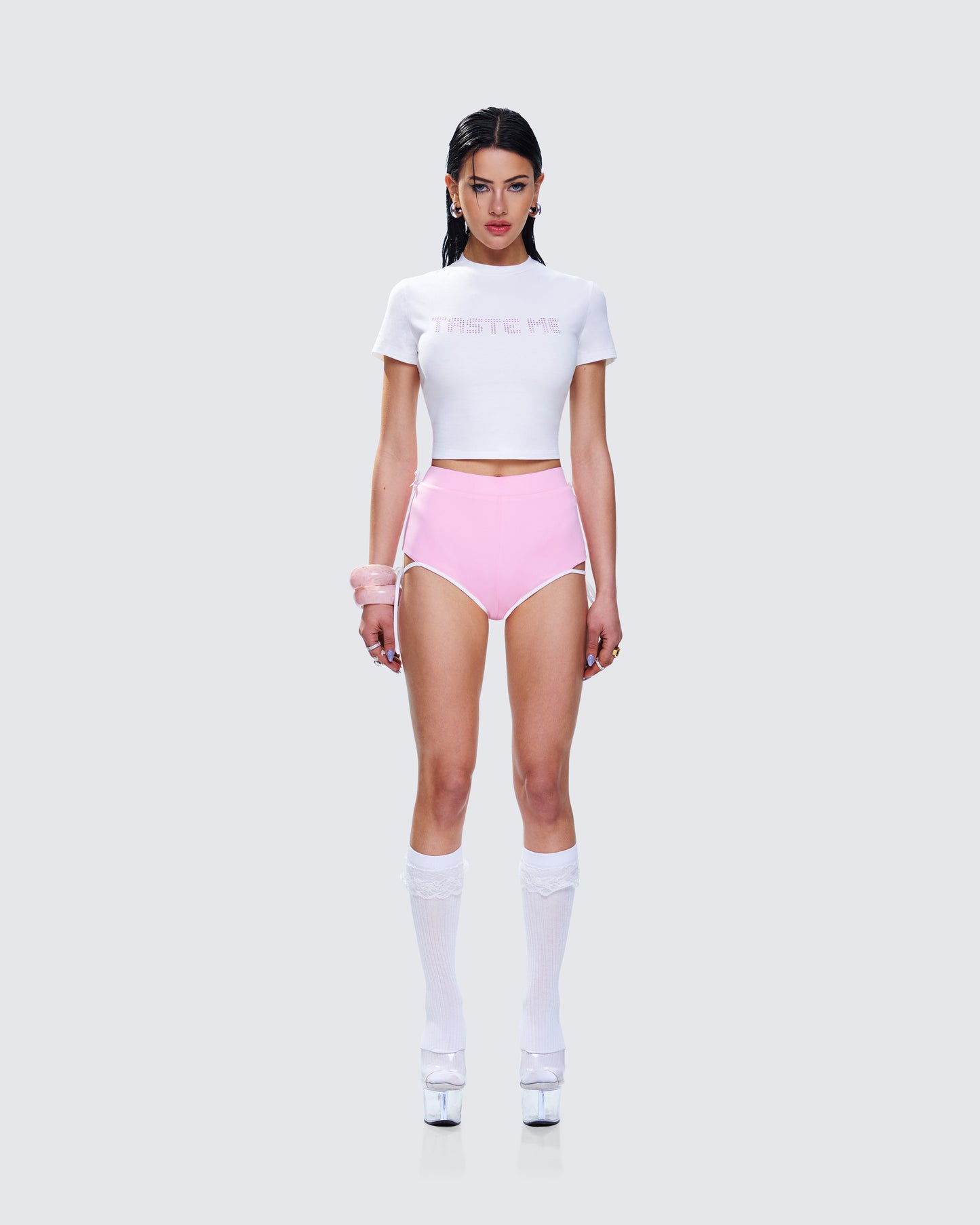 Leticia Graphic Set model front