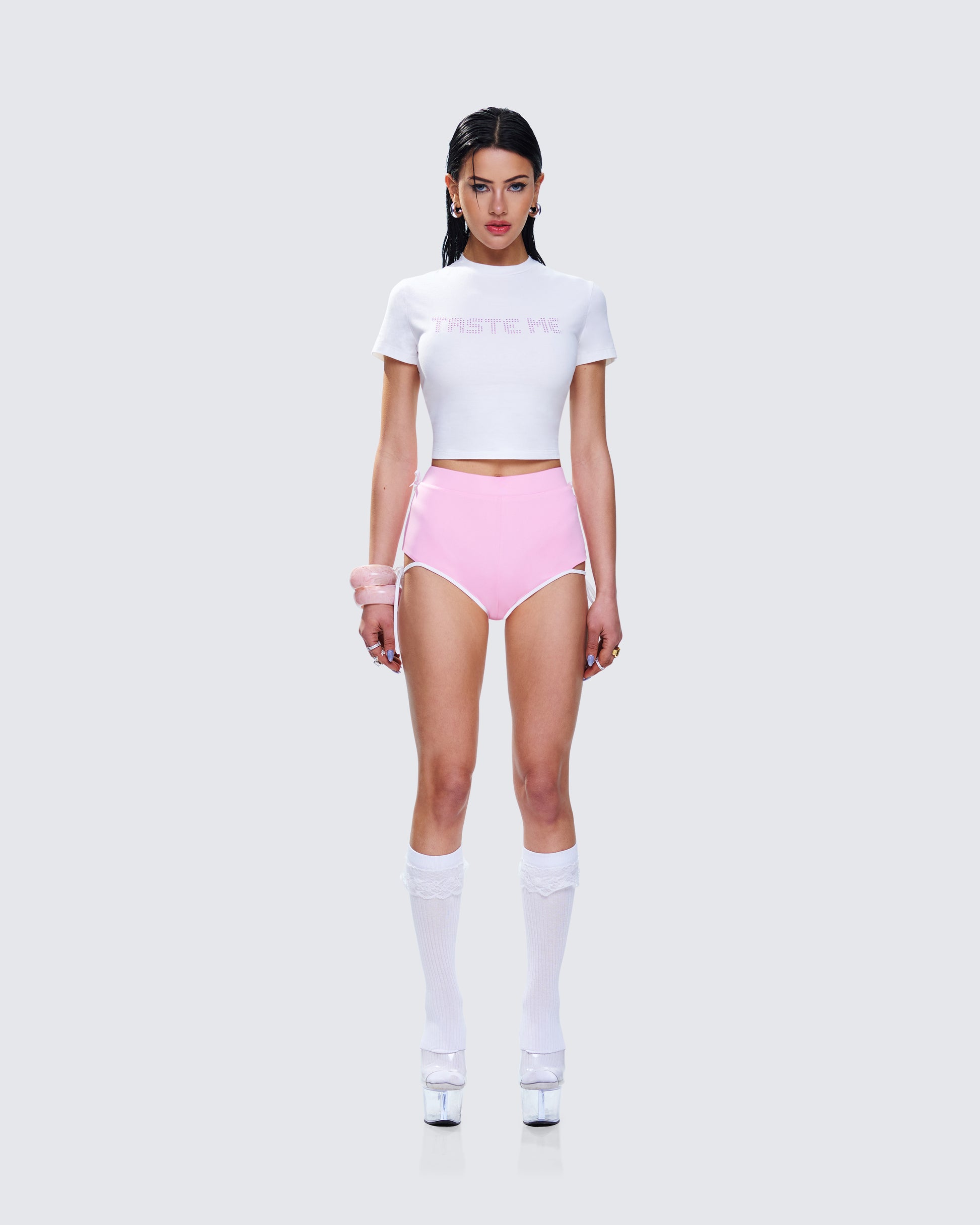 Leticia Graphic Set model front