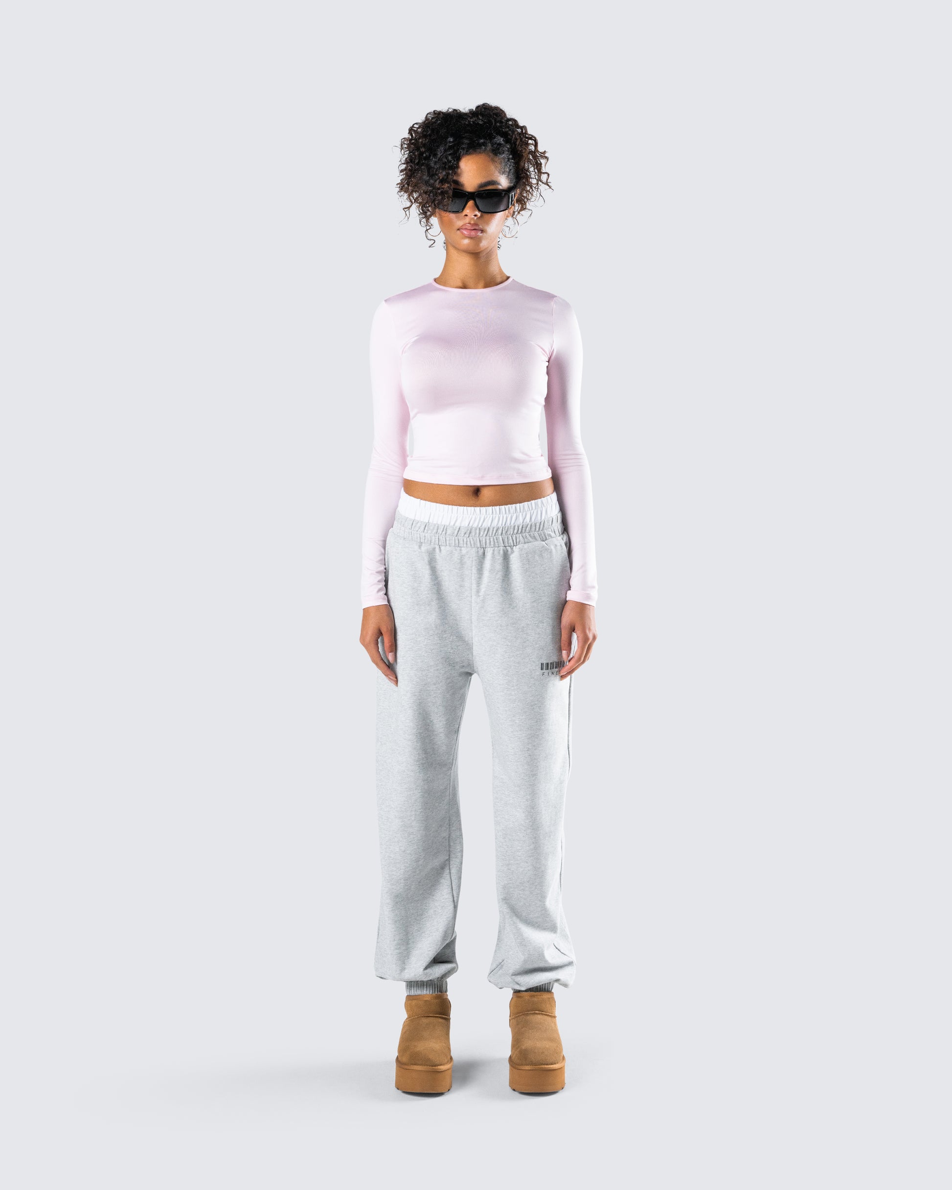 Lila Off Duty Set model front