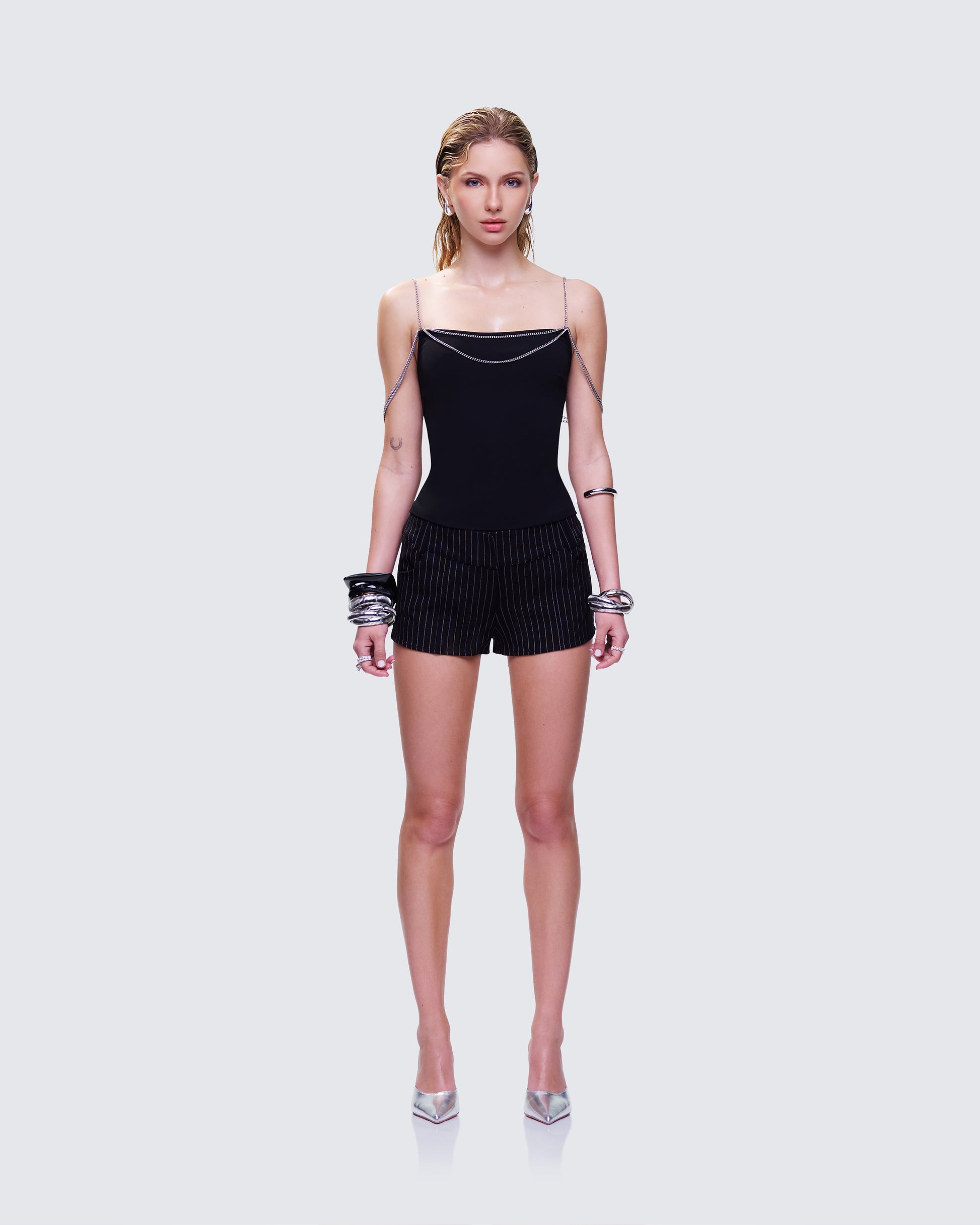 Livia Chic Set model front