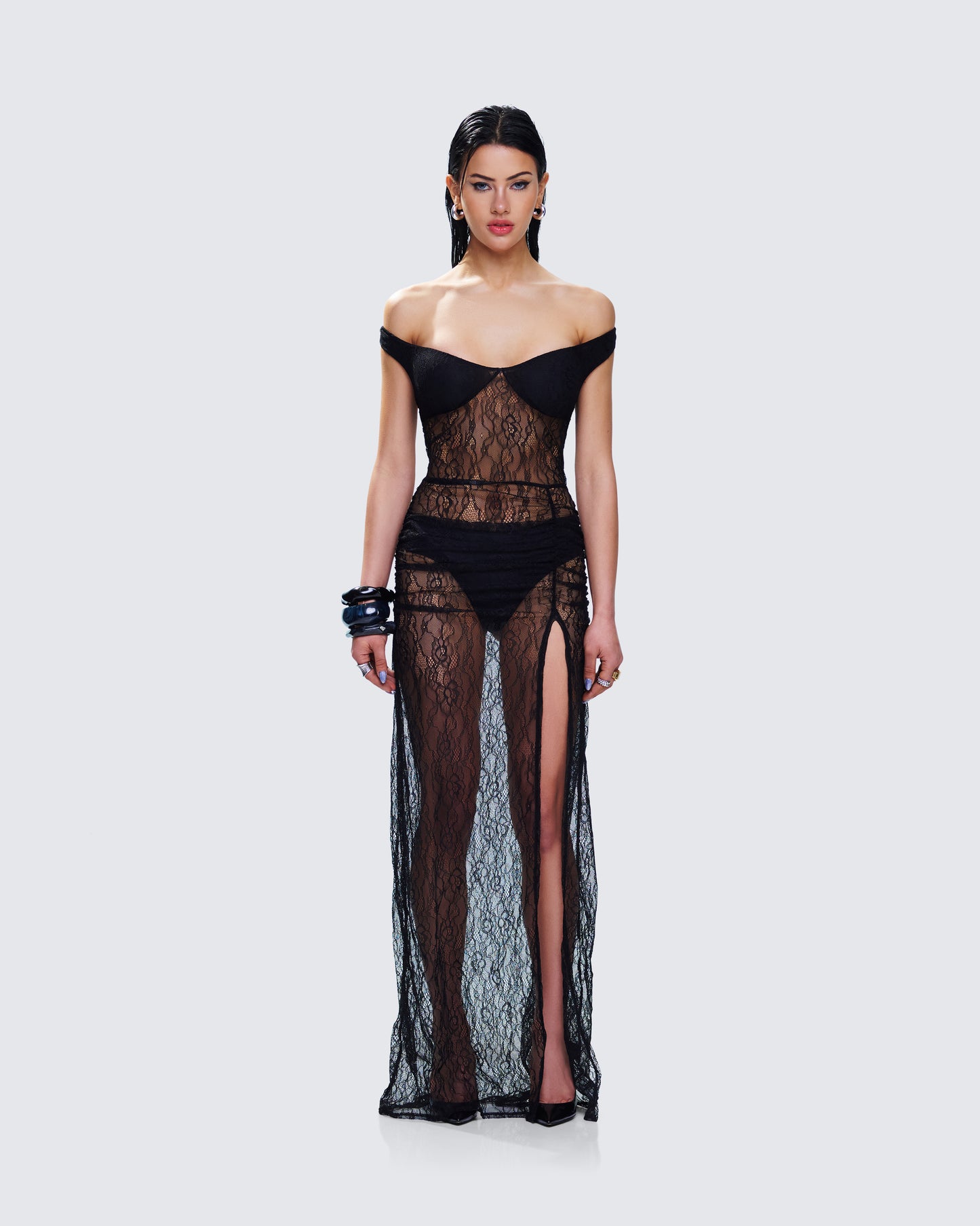 Ludovica Black Lace Set model front
