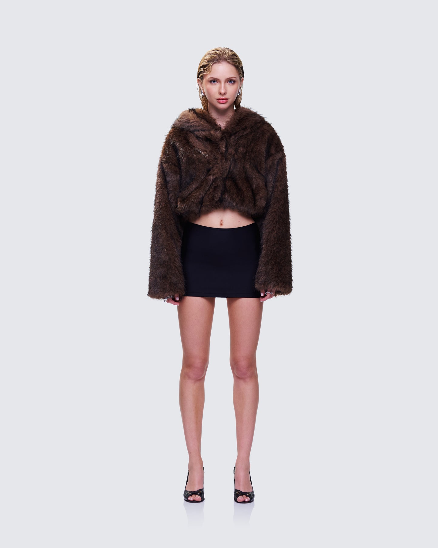 Monika Fur Set model front