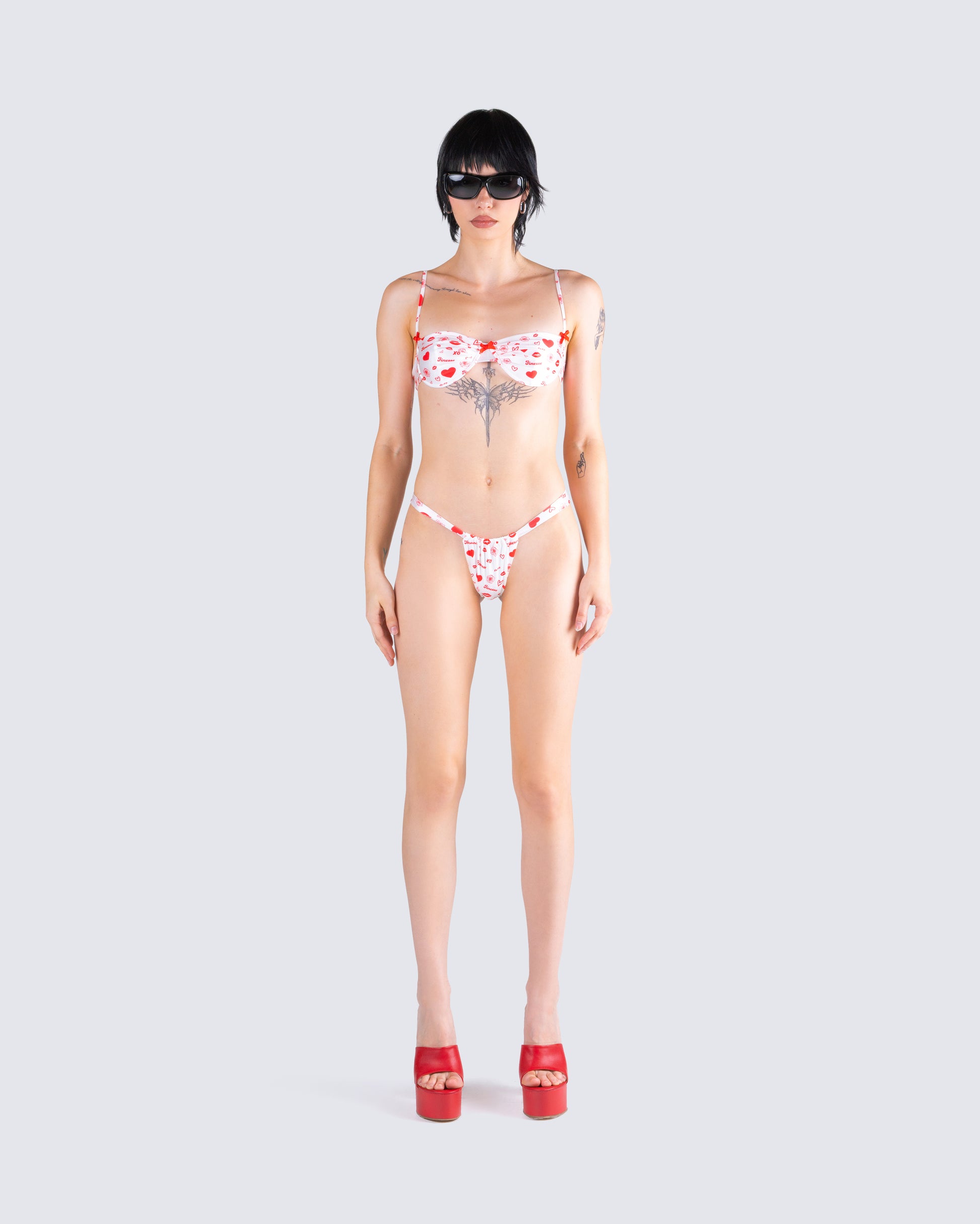 Ronan Flirtation Set model front