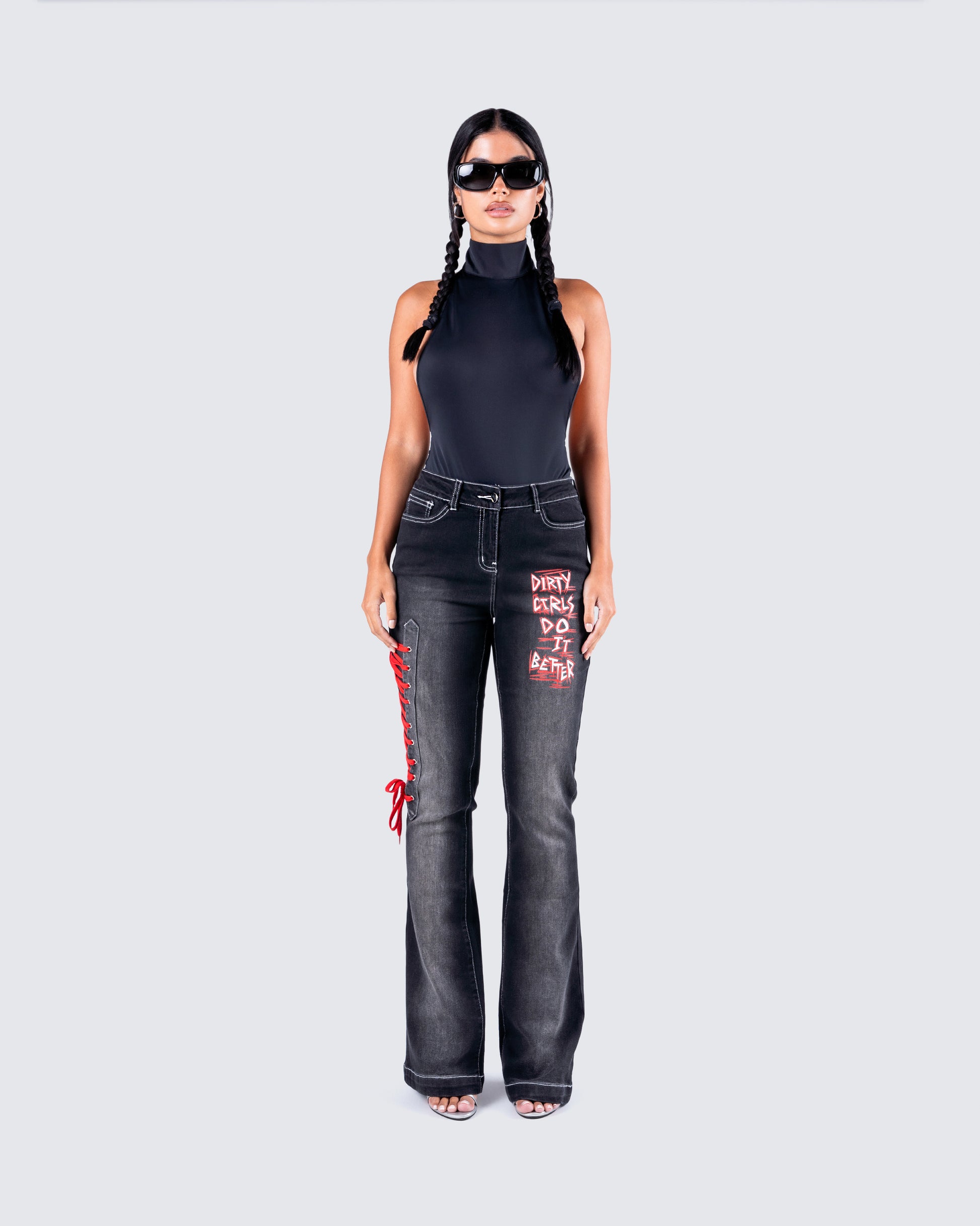 Salem Sexy Set model front