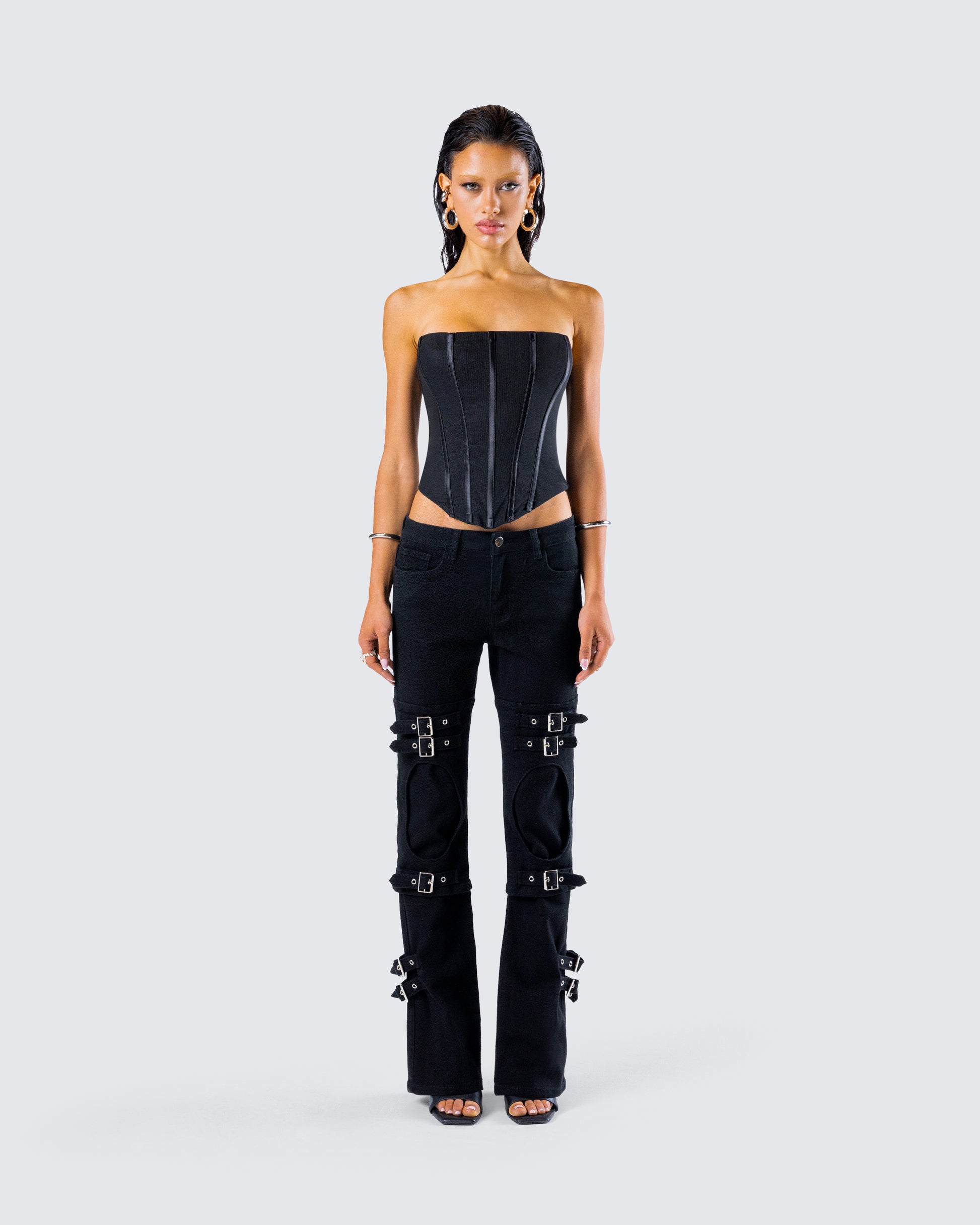 Serenity Corset Set model front