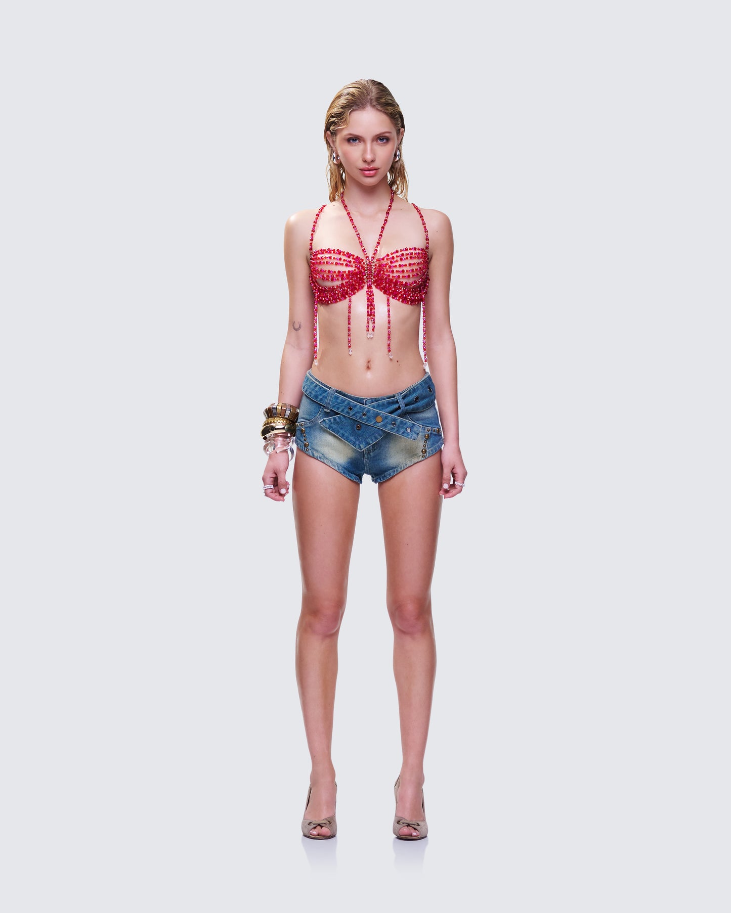 Sol Beaded Set model front