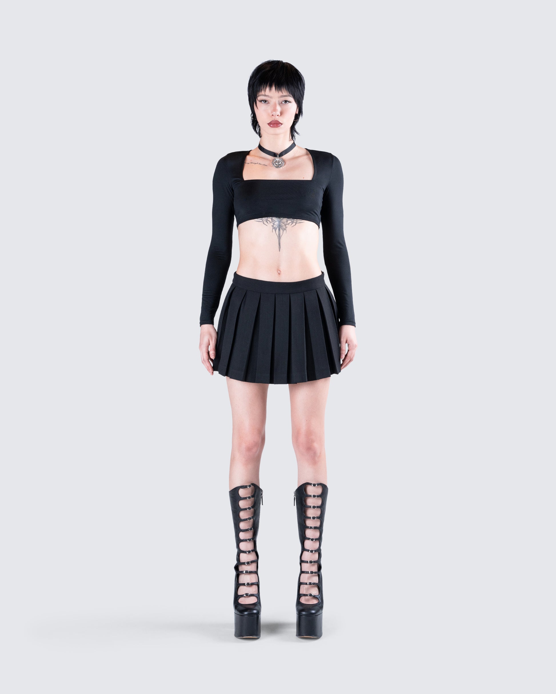 Supriya Dark Set model front