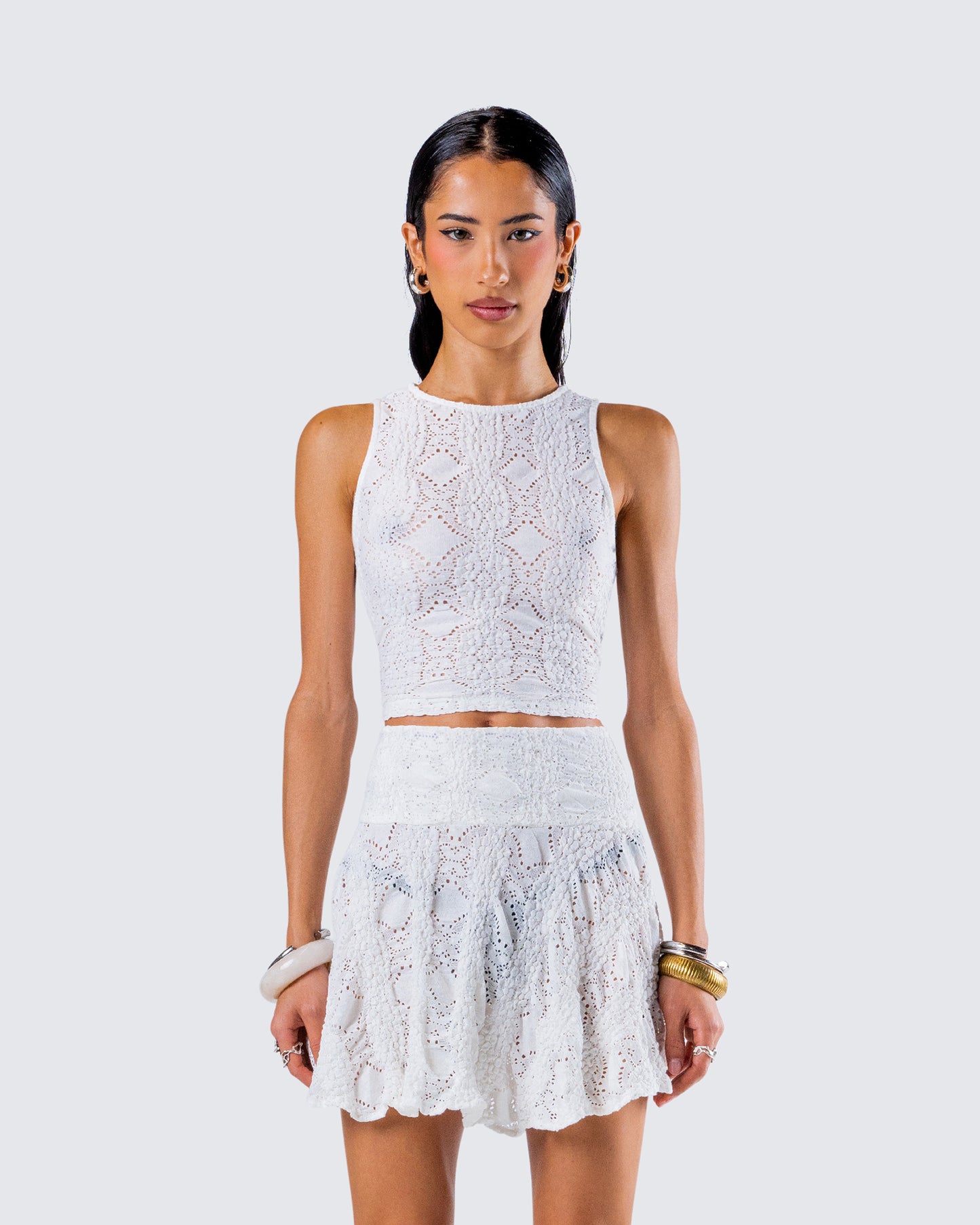 Teya White Pattern Top model front