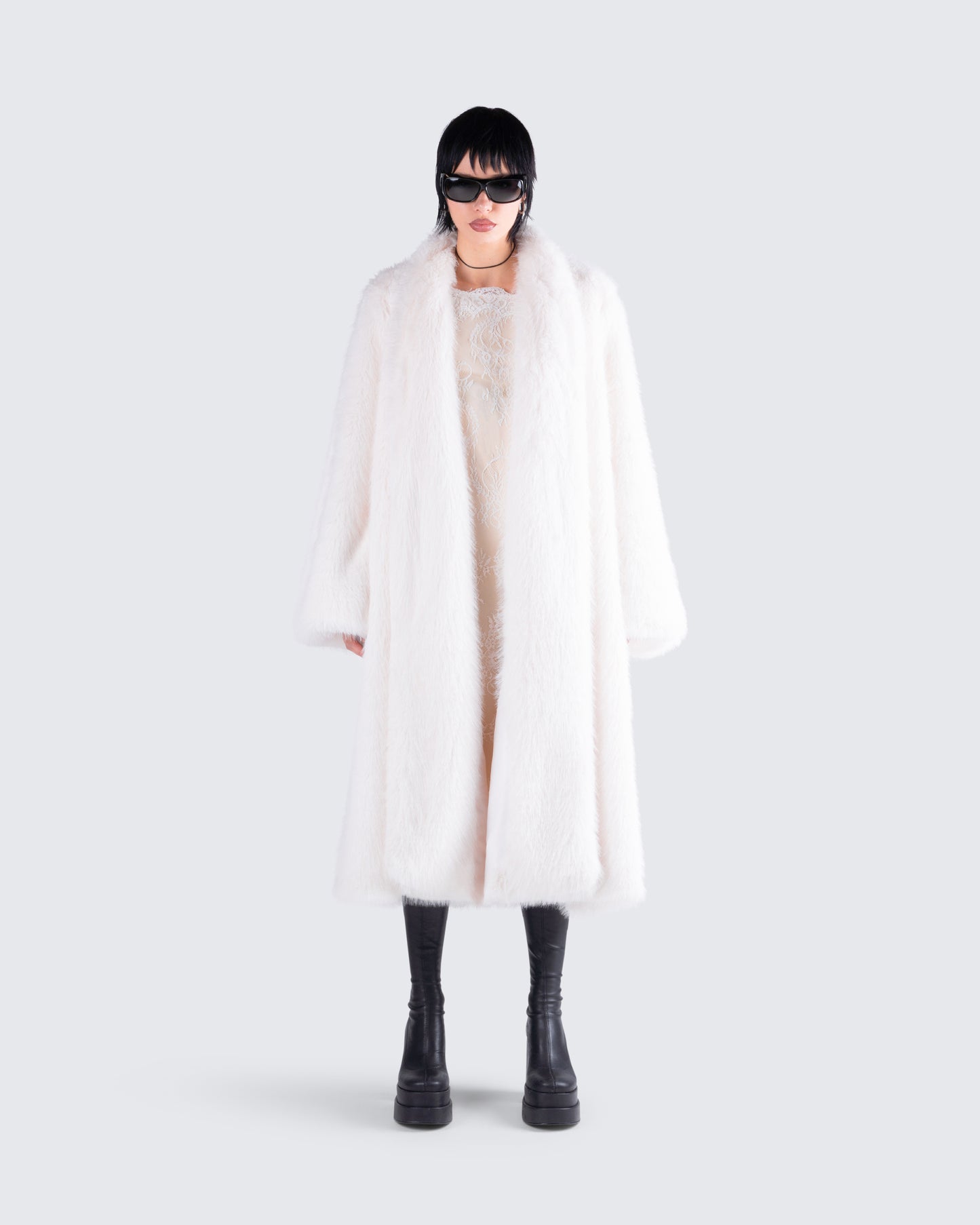 Tyra Faux Fur Set model front