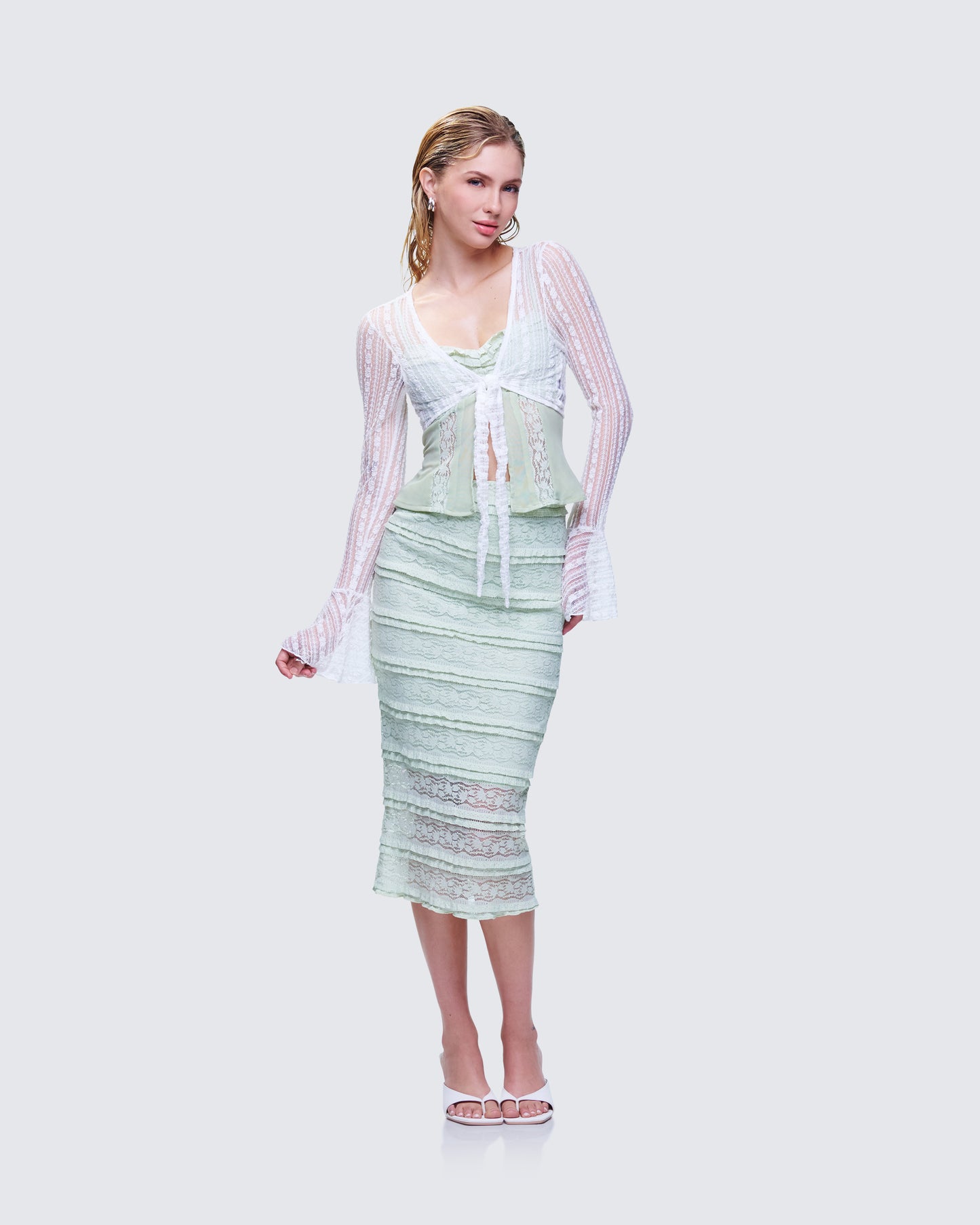 Ursuline White Lace Flare Sleeved Bolero