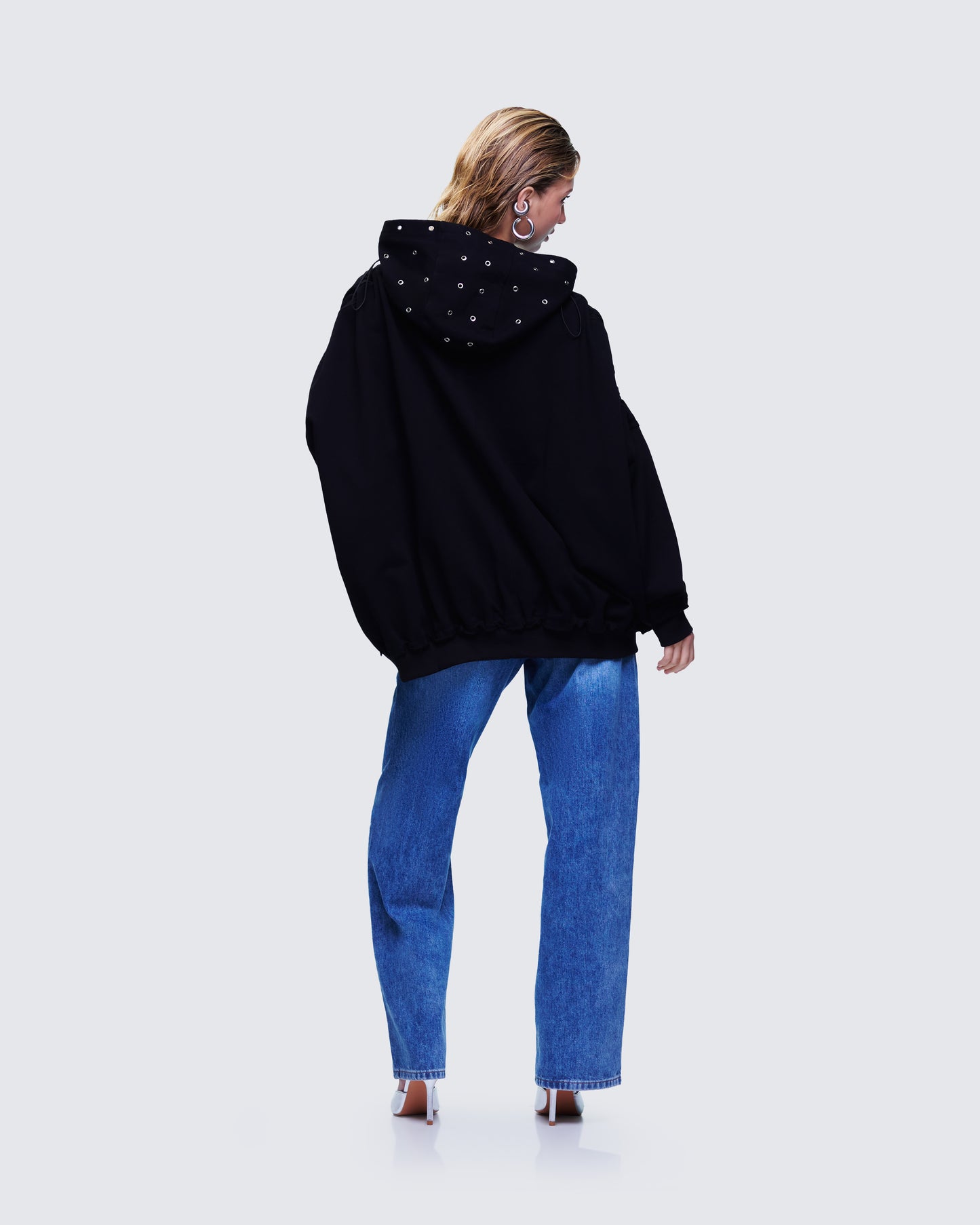 Vanora Chill Set