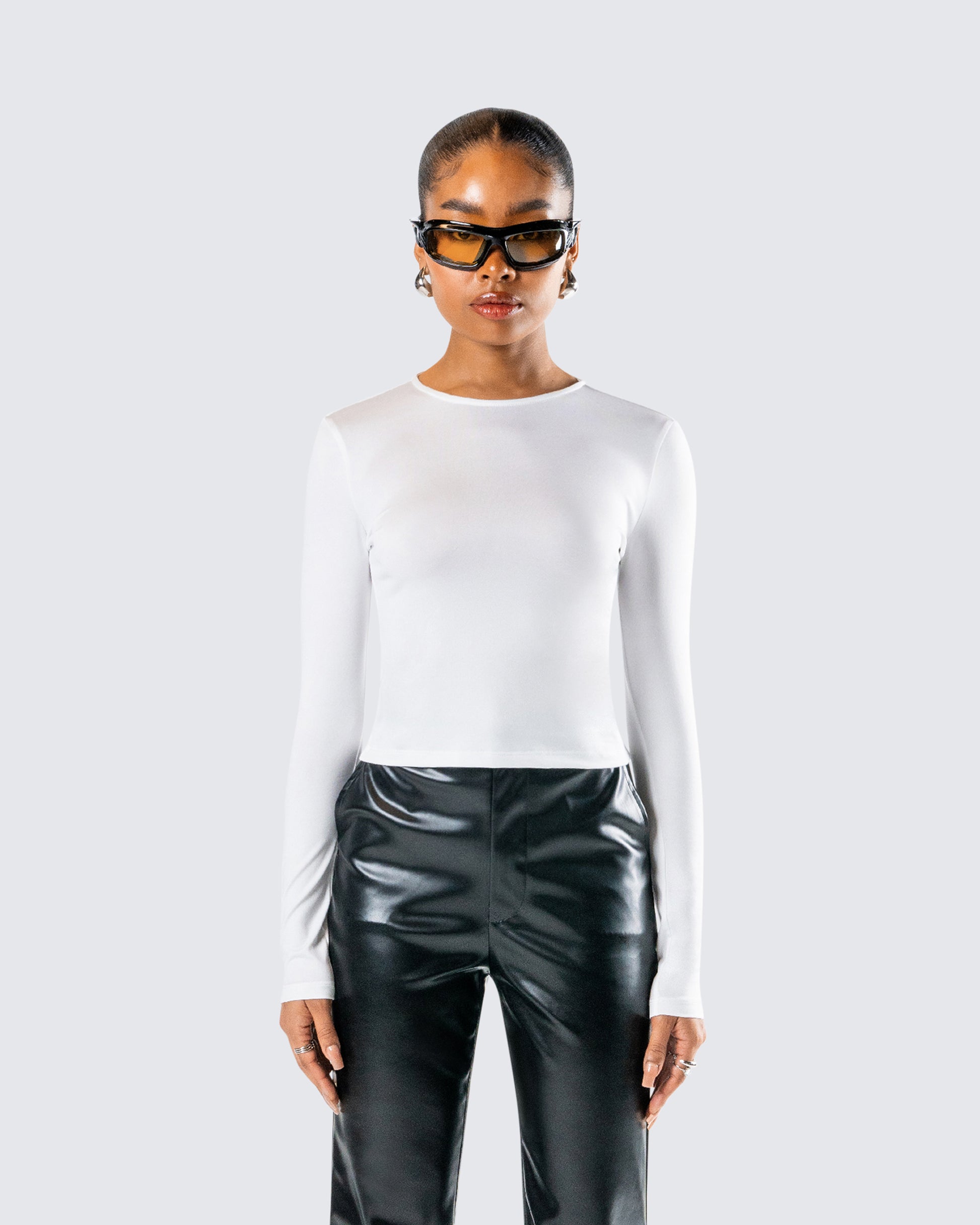 Vivi White Jersey Long Sleeve Top model front